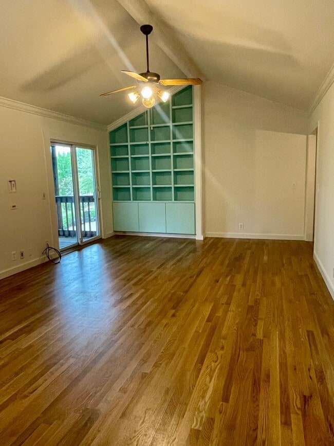 Building Photo - 6808 River Ridge Dr
