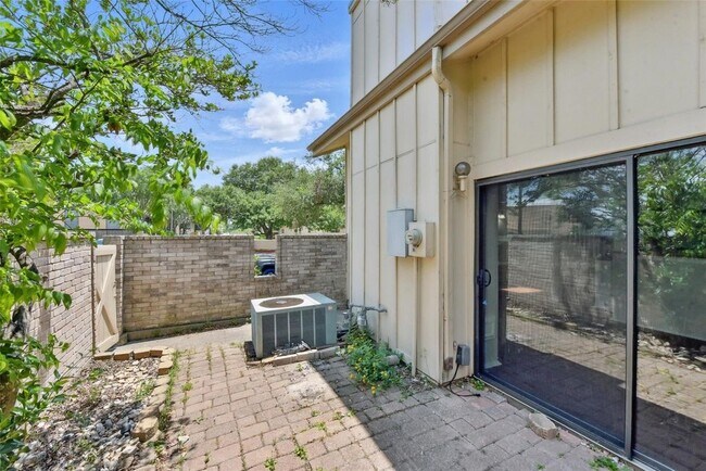 Building Photo - 3126 Windchase Blvd
