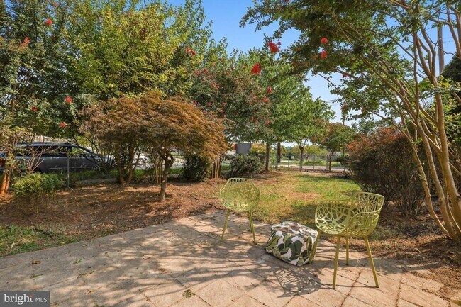 Building Photo - 5BR Home Near Takoma with Parking & Finished Lower Level