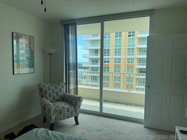 Building Photo - 700 E Boynton Beach Blvd