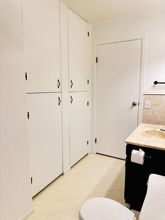 Building Photo - North Pole Home for Rent – 2BR, 1.5BA, Det...