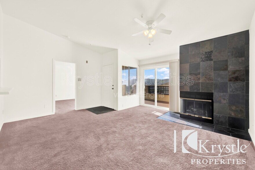 Building Photo - 1201 Glen Cove Pkwy