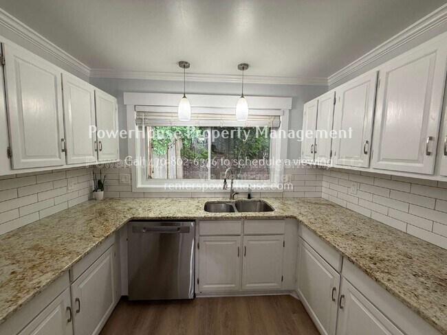 Building Photo - 120 Leeward Ln