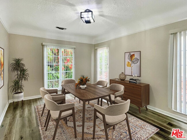 Building Photo - 124 N Mansfield Ave