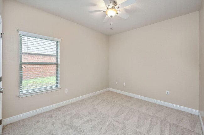 Building Photo - Crestview: 4 Bedrooms in Liberty Oaks