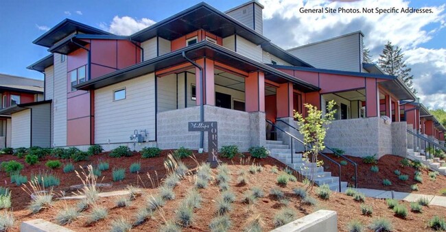 Building Photo - Beautiful & newer 3bd/2baths townhome conv...