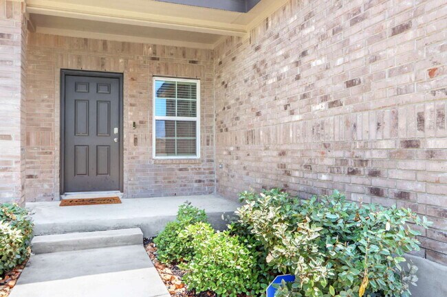Building Photo - "Charming 4-Bedroom Retreat with Spacious ...