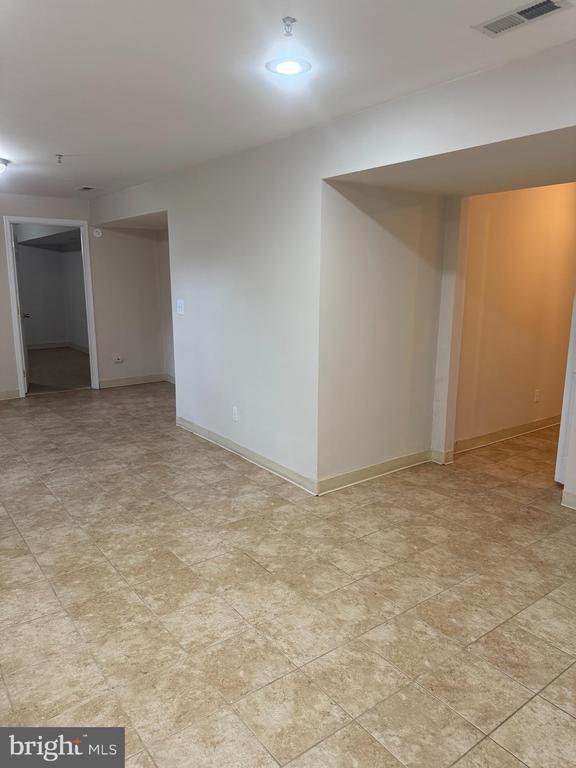 Building Photo - 5909 Plata St