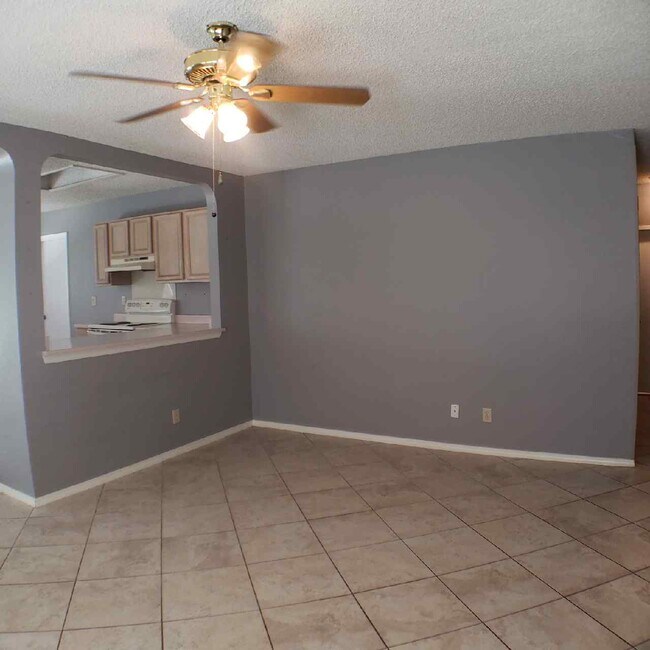 Building Photo - 8206 Talkenhorn