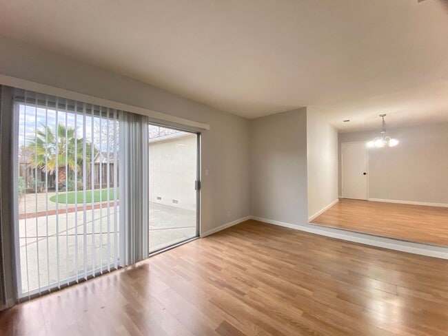 Building Photo - Upgraded 3-Bedroom 2-Bathroom Home for Rent - Union City!