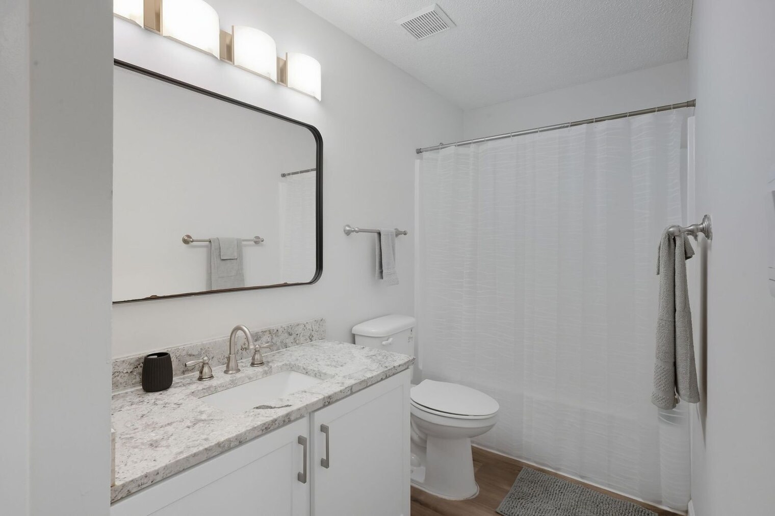 Building Photo - 2201 Deercross Dr