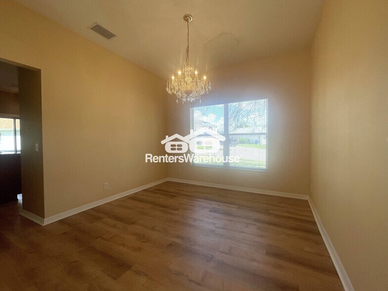 Building Photo - 884 Addison Dr NE