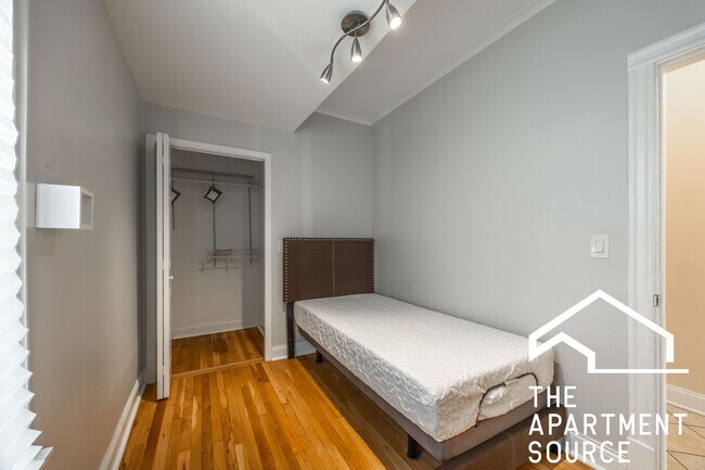 Building Photo - 3055 N Kimball Ave