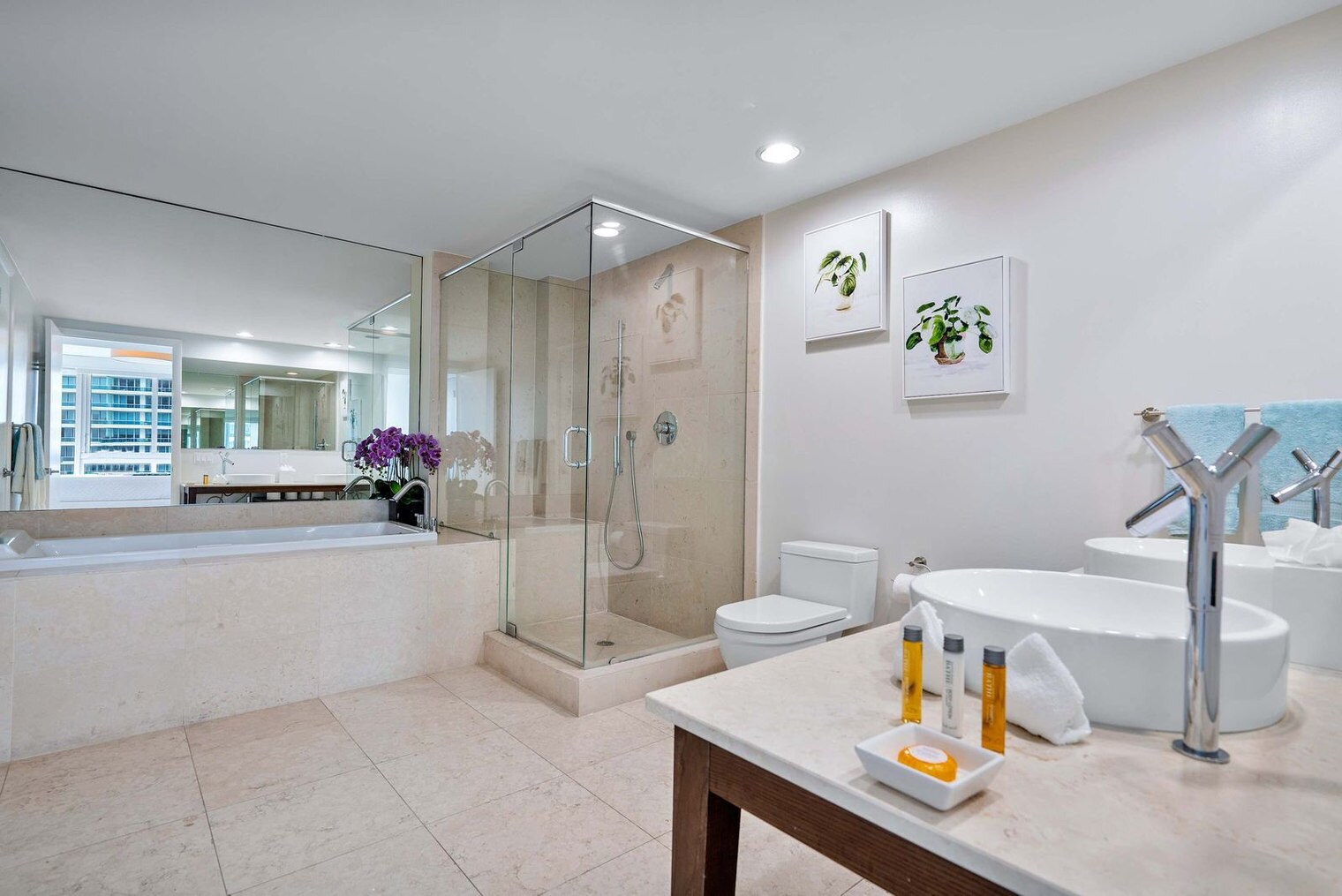 Building Photo - 485 Brickell Ave