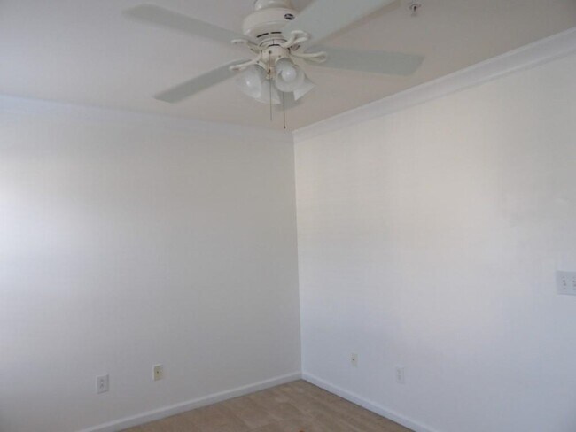 Building Photo - 121 Barnacle Ln