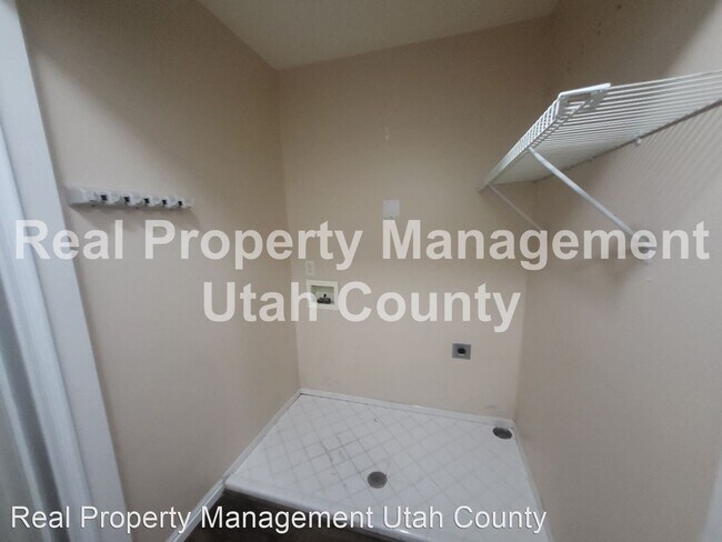 Building Photo - 5 br, 3 bath House - 885 South 630 West