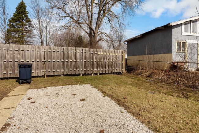 Building Photo - 2 Faust Ct