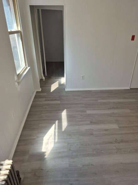 Building Photo - 98 Columbia St