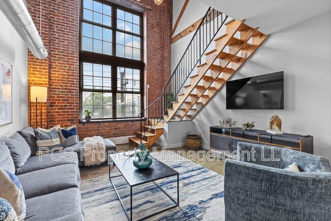 Building Photo - 815 Porter St