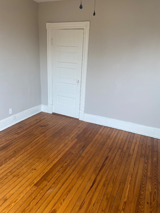 Building Photo - 1610 Bedford Ave