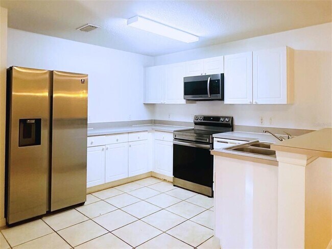 Building Photo - 2770 Club Cortile Cir