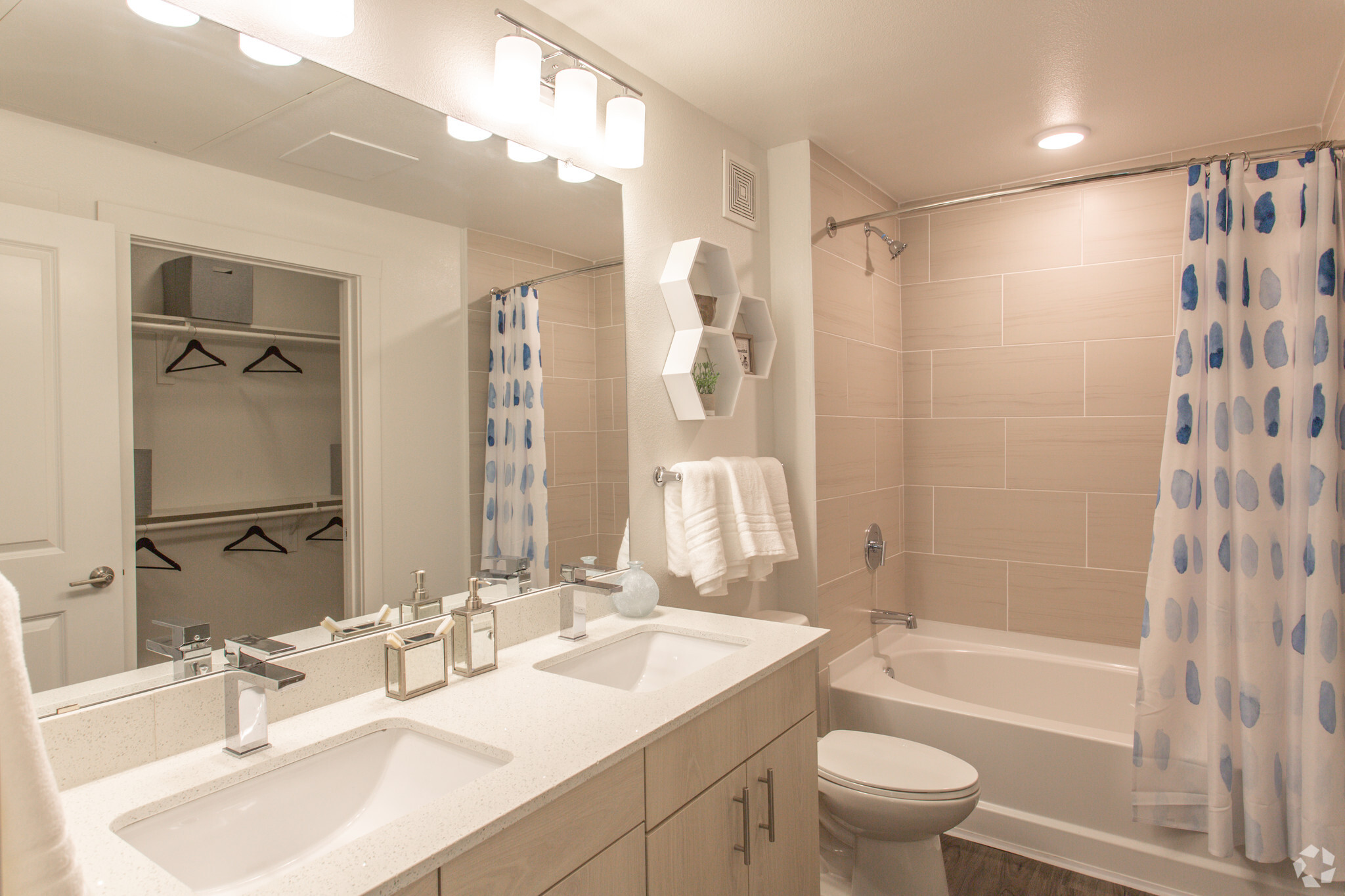 2 Br, Master Bathroom - Creekside Park The Residences