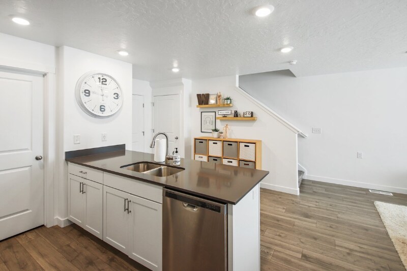 Building Photo - 2817 N Airmen Ave