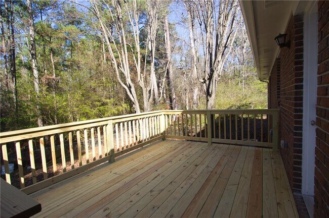 Building Photo - 2420 Green Rd