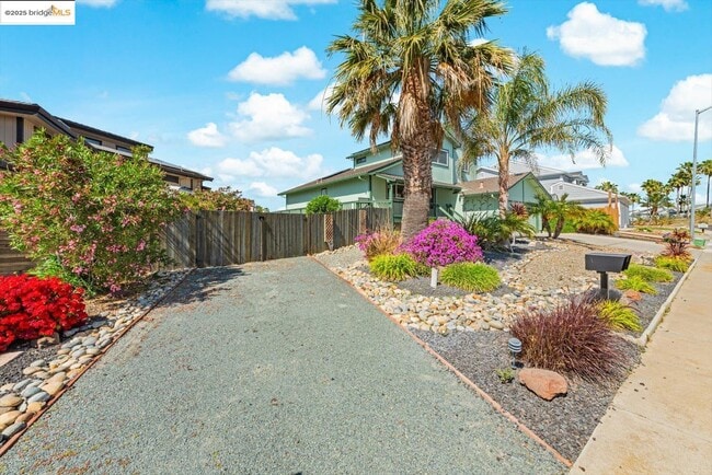 Building Photo - 5575 Marlin Dr