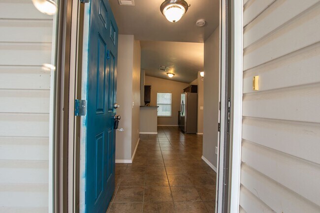 Building Photo - 15316 Nightshade Dr