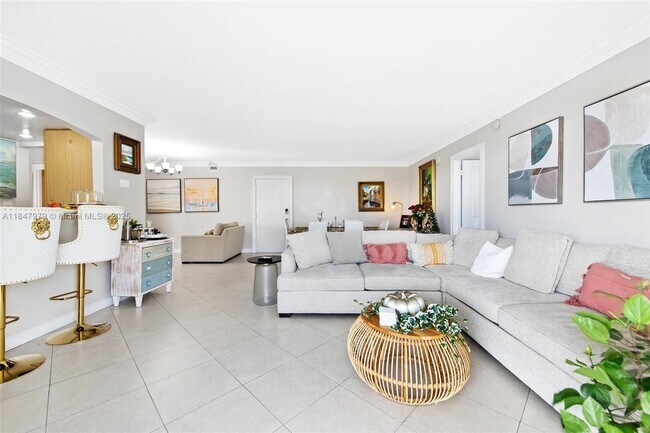Primary Photo - 2715 N Ocean Blvd