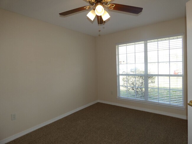 Building Photo - 4 Bedroom in Spencer Oaks Subdivision