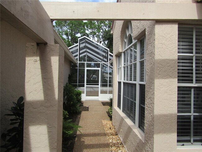 Building Photo - 4026 Lyndhurst Ct
