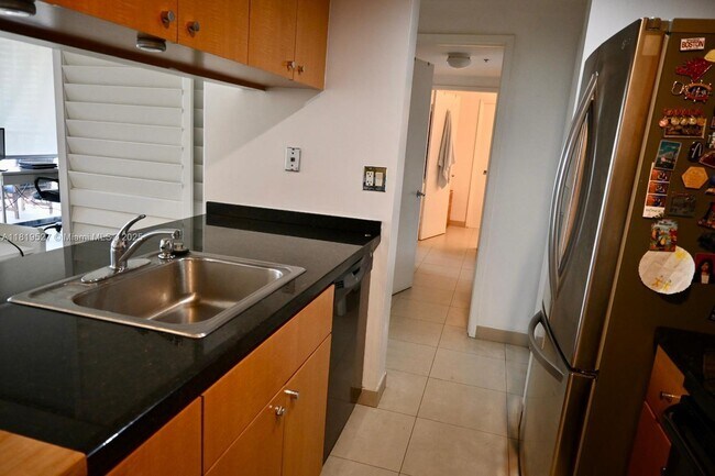 Building Photo - 1581 Brickell Ave