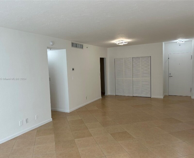 Building Photo - 3001 S Ocean Dr
