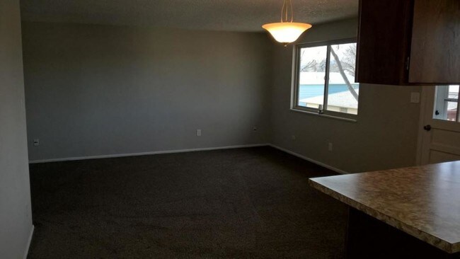 Building Photo - 1331 Merl Place #4, Longmont, CO 80501