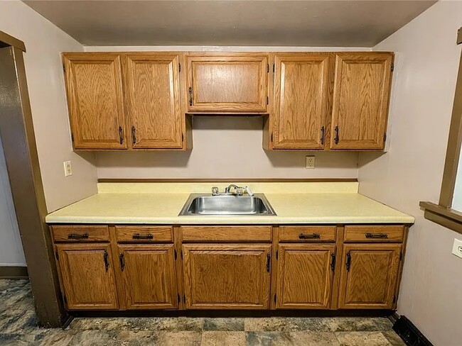 Building Photo - 407 Mitchell Ave