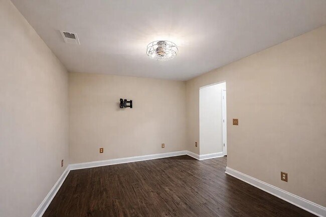 Building Photo - 108 Saybrook Rd