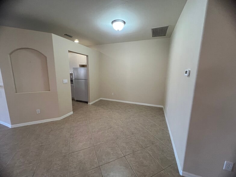 Building Photo - 13988 Village Creek Dr