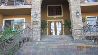 Building Photo - HILLCREST - 1 BED / 1 BATH TOP FLOOR CONDO.