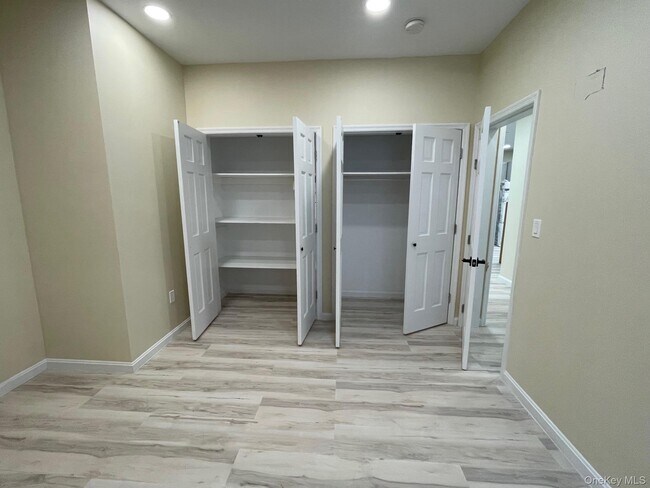 Building Photo - 136 Park Ave