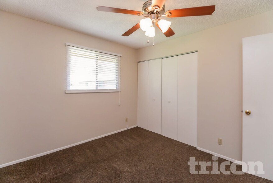 Building Photo - 5025 S Mill Ave