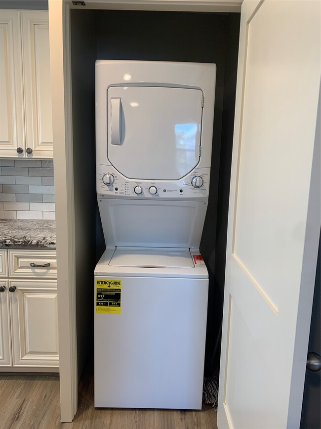 Building Photo - 1210 Avenue M