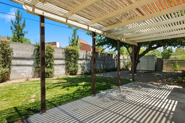 Building Photo - Exceptional Property in the NE Heights