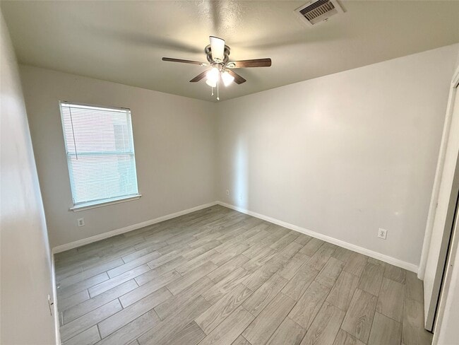Building Photo - 10811 Tallow Briar Ln