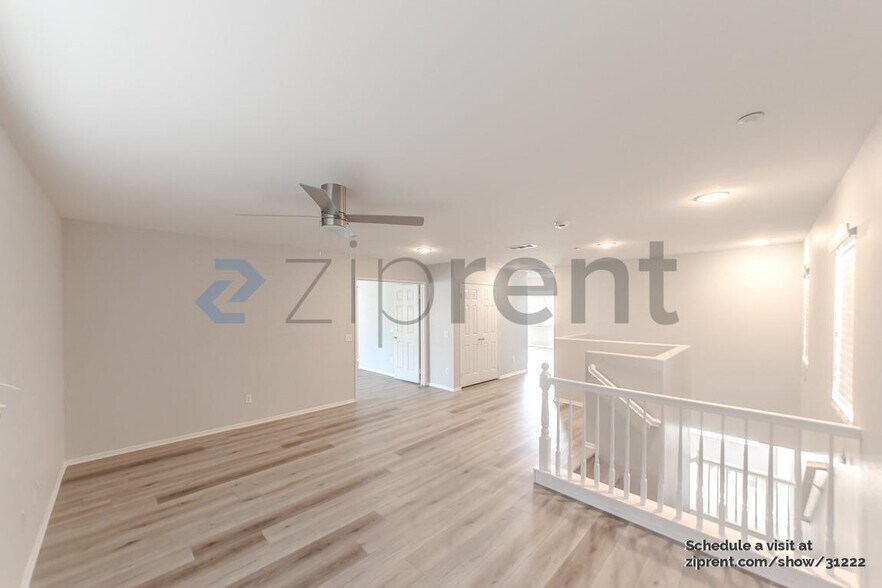 Building Photo - Unit