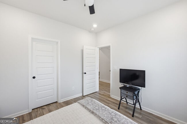 Building Photo - 2700 Westgate Park Dr