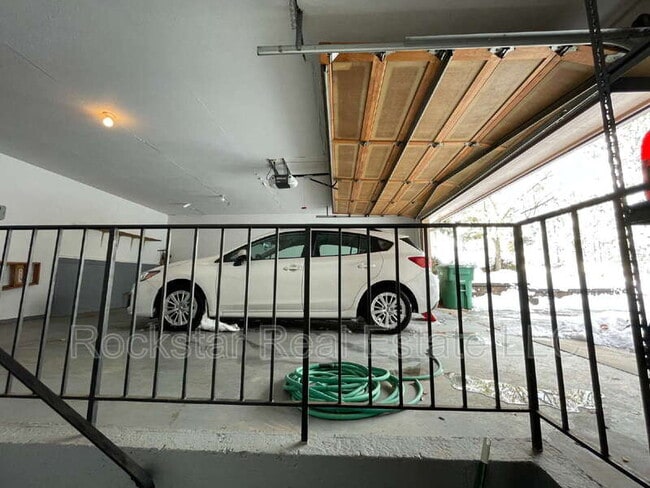 Building Photo - 5605 N Northwood Dr