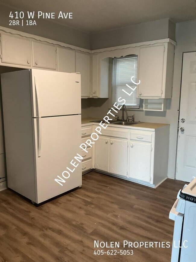 Building Photo - 410 W Pine Ave