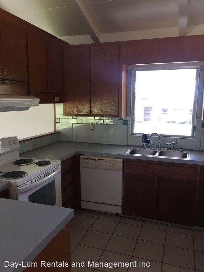 Building Photo - 3 br, 2 bath House - 174 Makalani Street